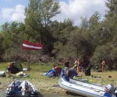 Desmontado un campamento ilegal de pescadores en el Mar de Caspe, en Aragón